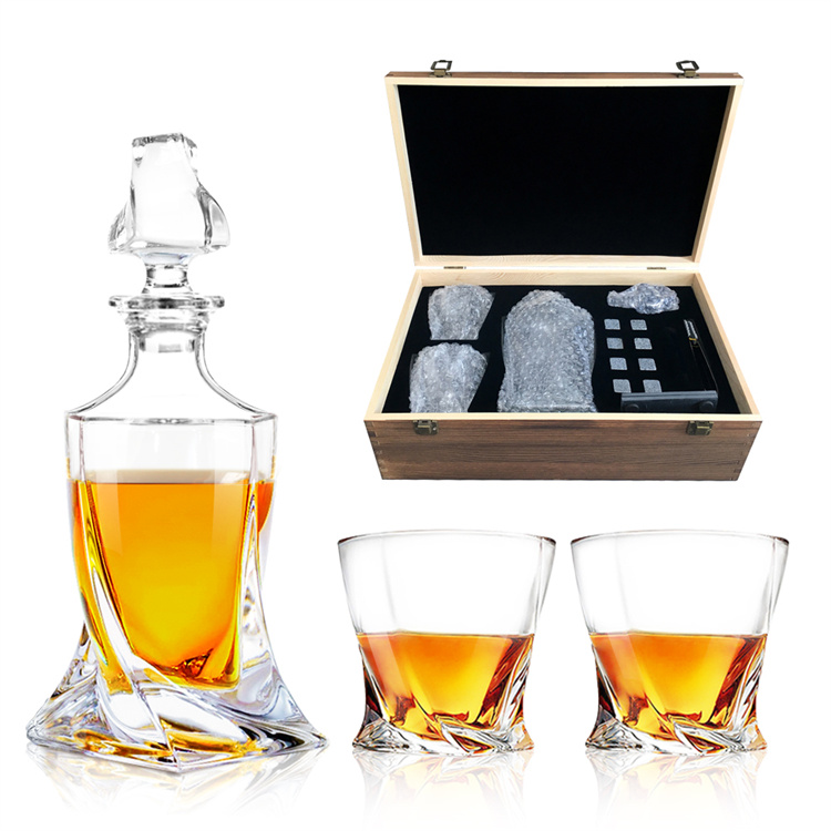 Crystal Decanter Set With 2 Whiskey Glasses