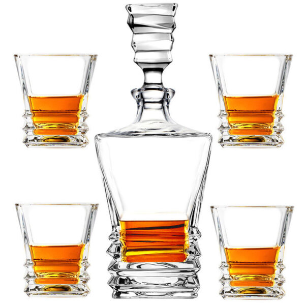 1 whiskey decanter 4 whiskey glasses